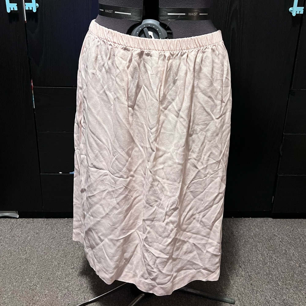 💀 Light pink skirt